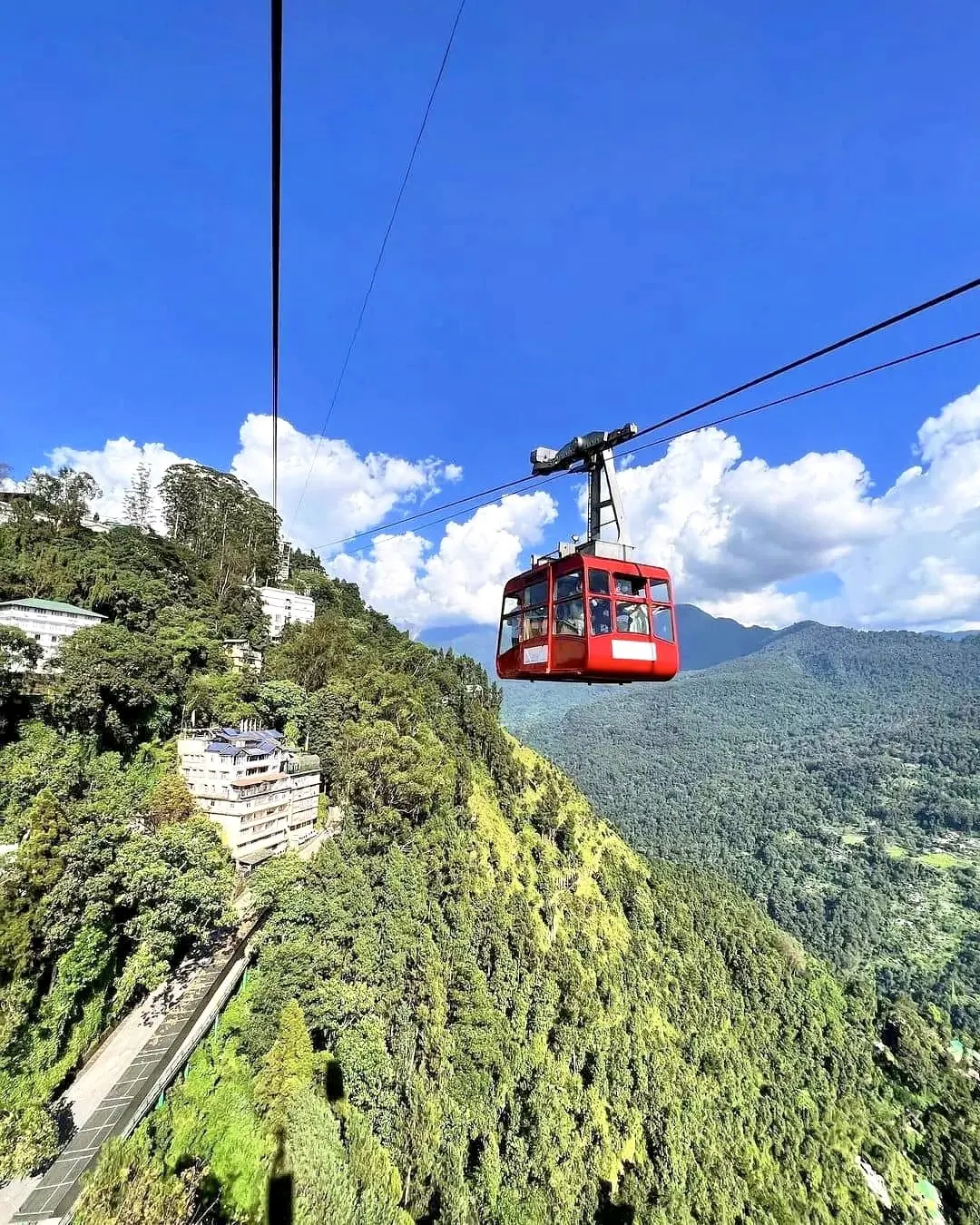 Article cover image for "Ropeway Plan to Boost Darjeeling–Kalimpong Connectivity"