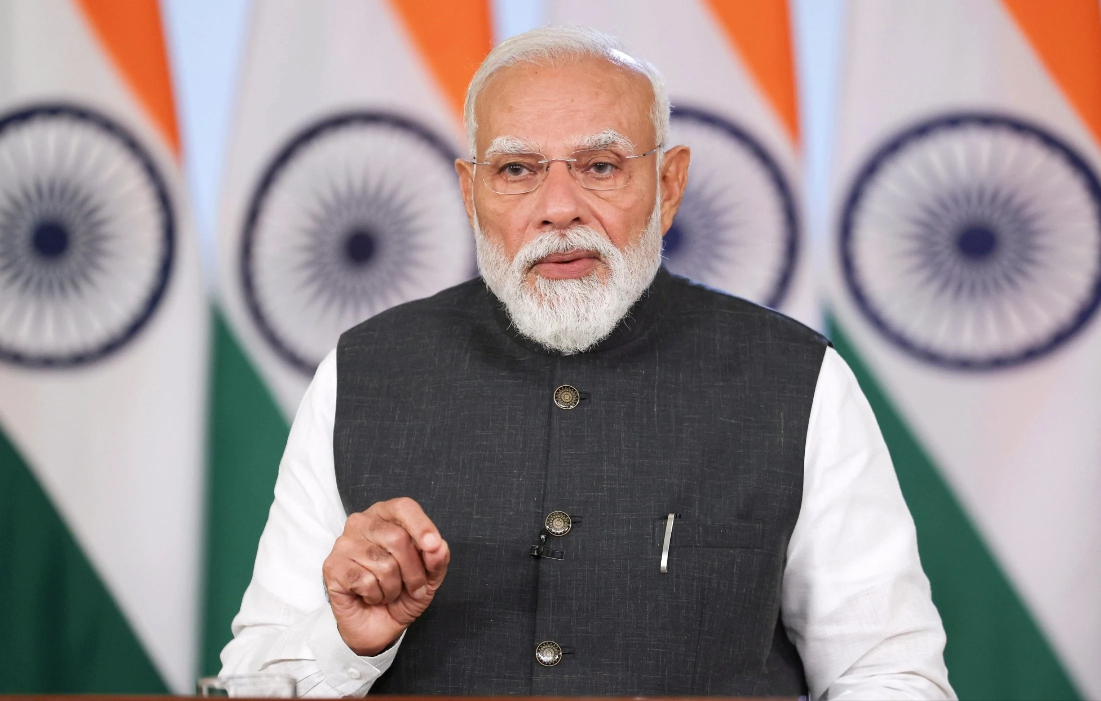 Latest news image for "PM Modi Launches Development Projects in Bengal, Releases ₹18,880 Crore Under PM-KISAN"